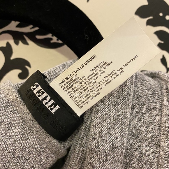 Aritzia Wilfred Free - Bax Scarf - Picture 2 of 4